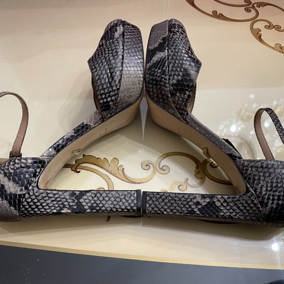 Diane von Furstenberg Gray Python Heel Size 8 - Picture 8 of 11
